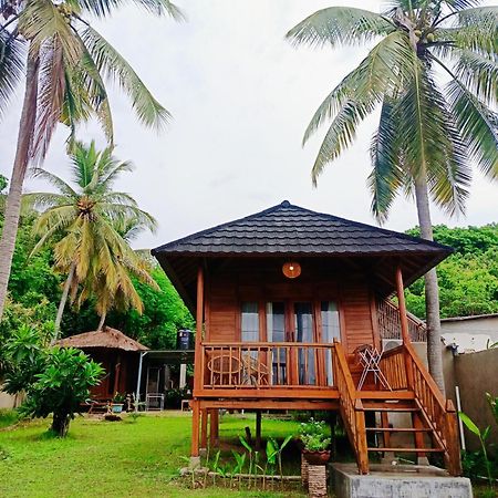 Yellow Coco Gili Gede Екстериор снимка